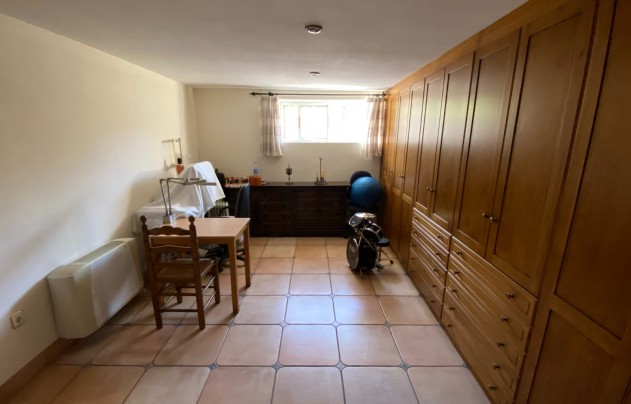 Resale - Villa - Petrer