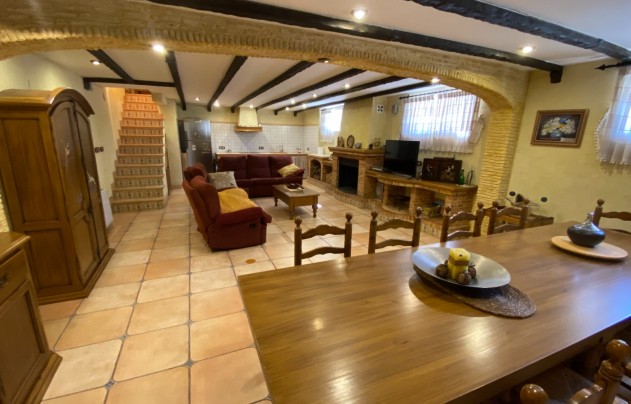 Resale - Villa - Petrer