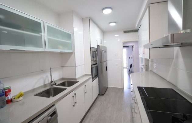 Herverkoop - Apartment - Torrevieja - Playa del Cura