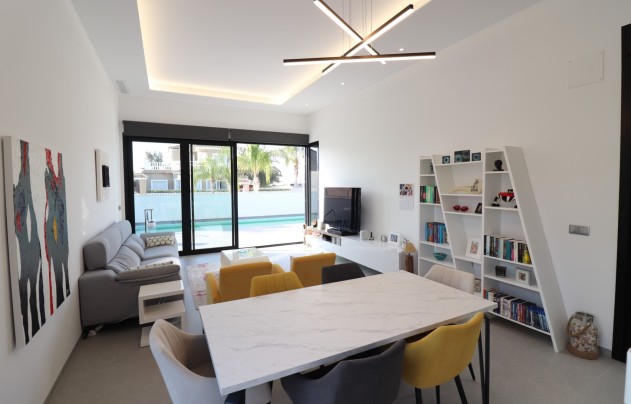 Resale - Villa - Formentera del Segura - Euroroda