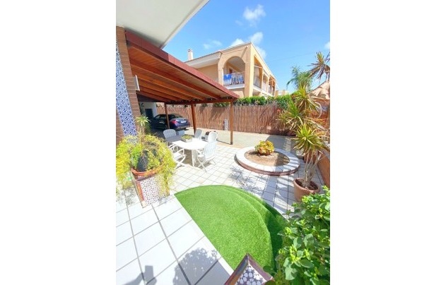 Resale - Villa - Los Alcazares