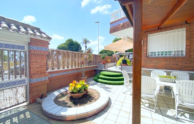 Resale - Villa - Los Alcazares