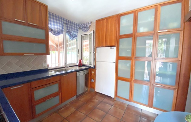 Resale - Villa - Los Alcazares