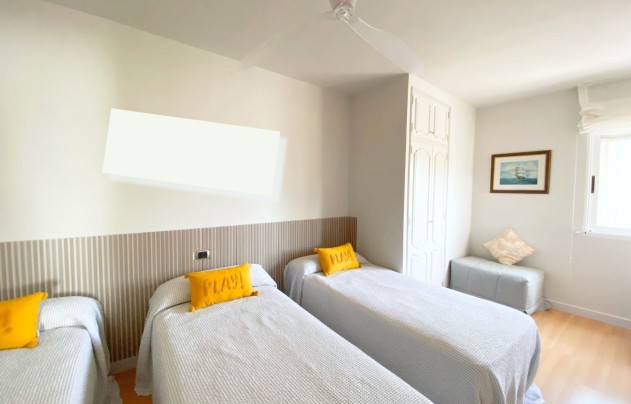 Resale - Villa - Los Alcazares