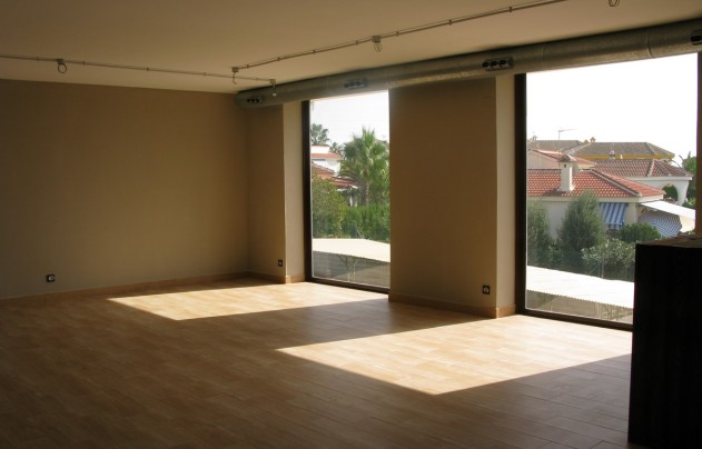 Resale - Commercial - Ciudad Quesada