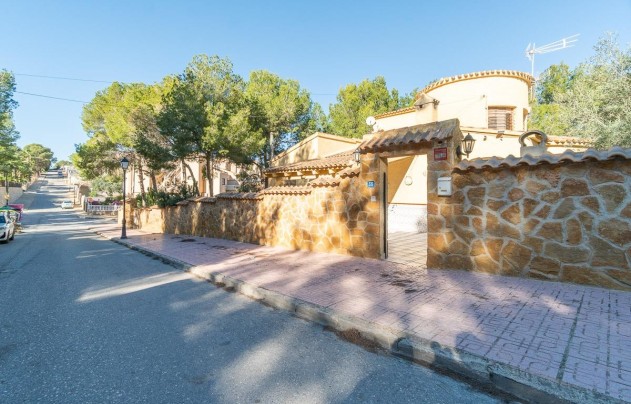 Resale - Villa - Orihuela Costa - Villamartín