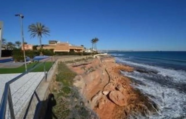 Resale - Villa - Orihuela Costa - Cabo Roig