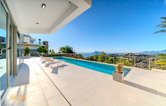 Resale - Villa - Altea