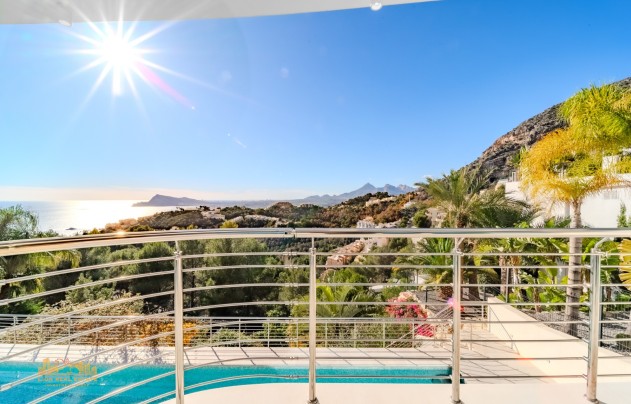 Resale - Villa - Altea