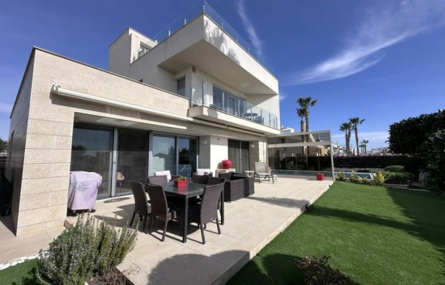 Resale - Villa - Orihuela - Vistabella