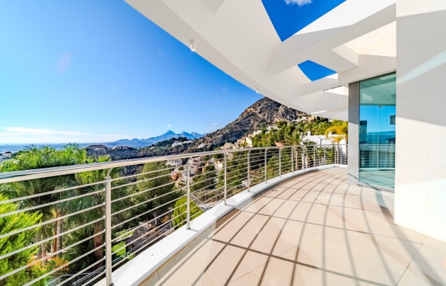 Resale - Villa - Altea