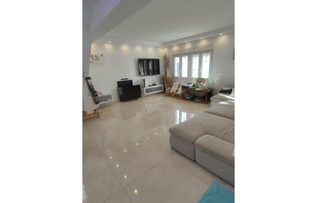 Resale - Villa - Orihuela Costa - La Zenia