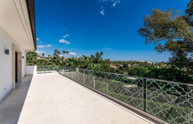 Resale - Villa - Marbella - Nueva Andalucía