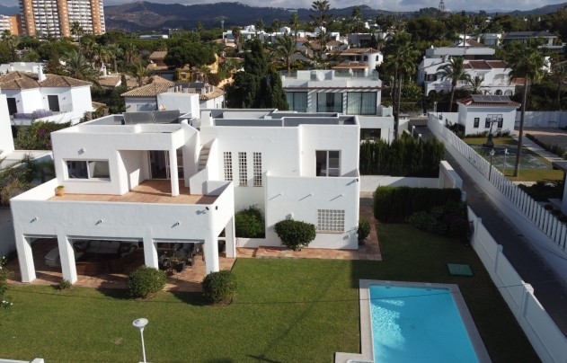 Resale - Villa - Marbella - Las Chapas