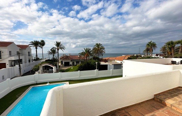 Resale - Villa - Marbella - Las Chapas