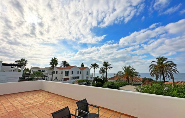 Resale - Villa - Marbella - Las Chapas