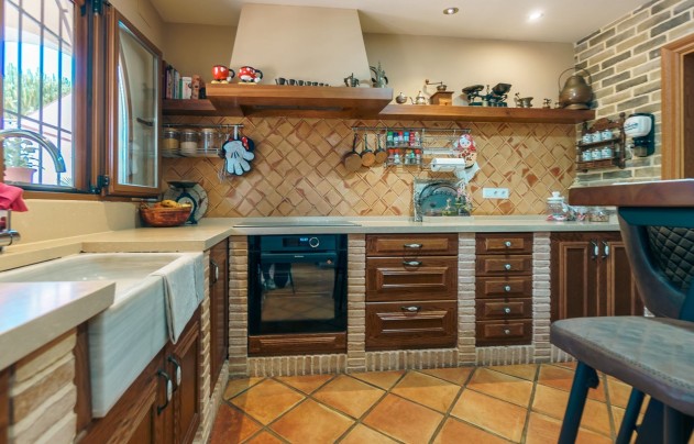 Resale - Villa - La Nucía