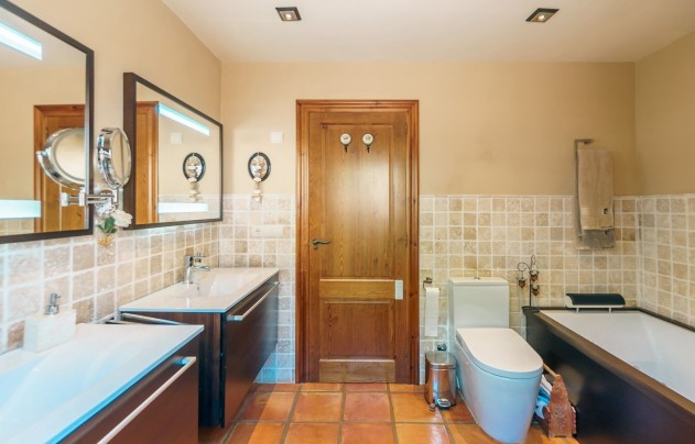 Resale - Villa - La Nucía