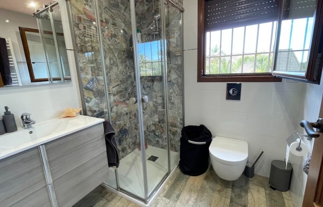 Resale - Villa - La Nucía