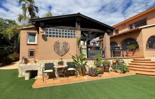 Resale - Villa - La Nucía