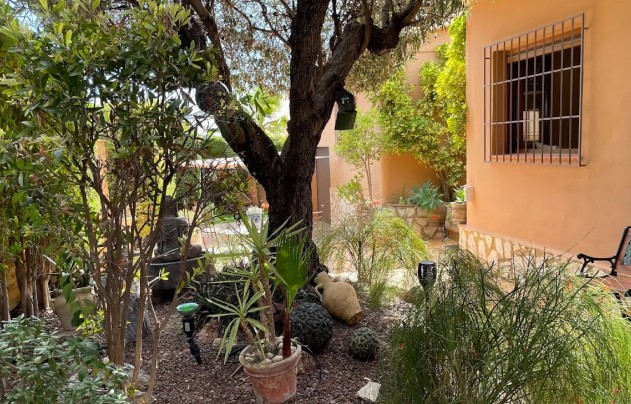 Resale - Villa - La Nucía