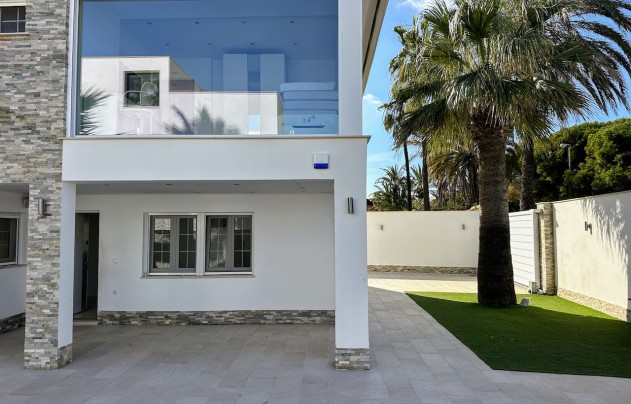 Resale - Villa - Orihuela Costa - La Zenia