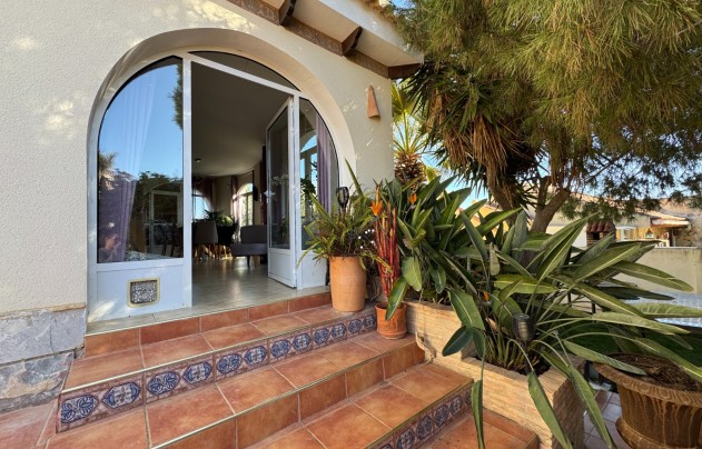 Resale - Villa - Orihuela Costa - La Zenia