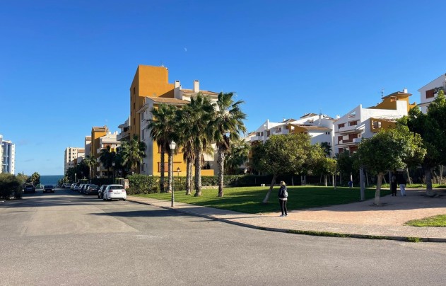 Resale - House - Torrevieja - Punta Prima