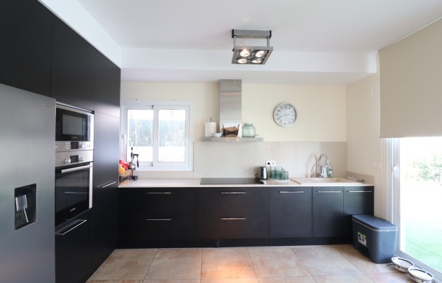 Resale - Villa - La Marina
