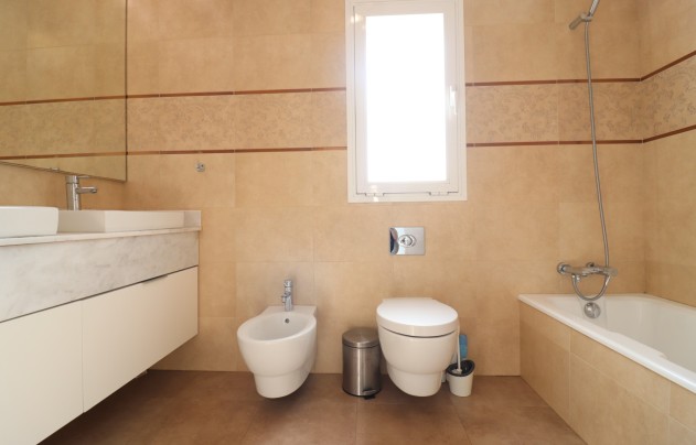 Resale - Villa - La Marina