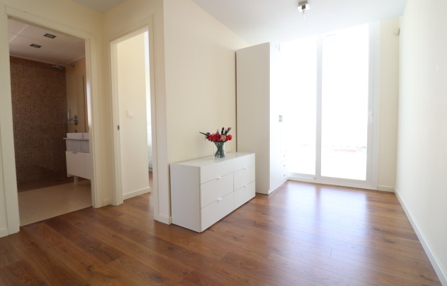 Resale - Villa - La Marina