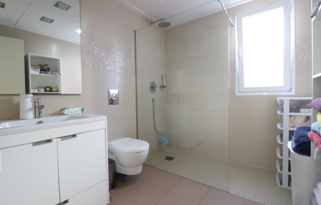 Resale - Villa - La Marina