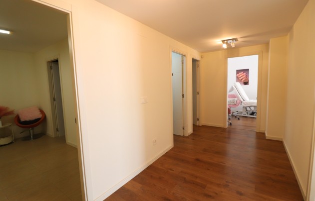 Resale - Villa - La Marina