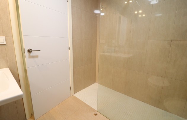 Resale - Villa - La Marina