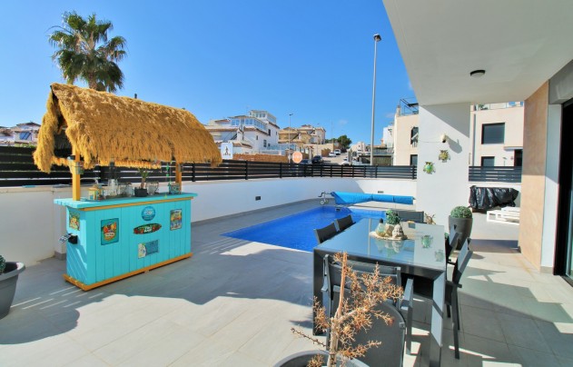 Resale - Villa - Villamartín