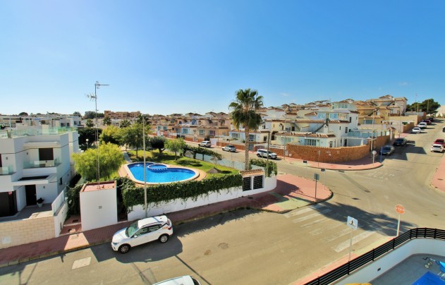 Resale - Villa - Villamartín