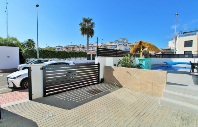 Resale - Villa - Villamartín