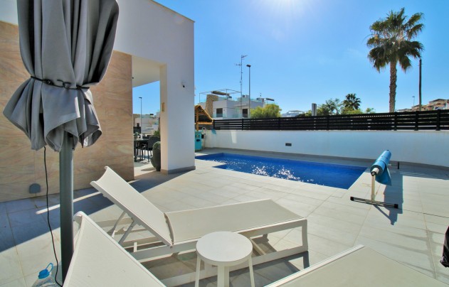 Resale - Villa - Villamartín