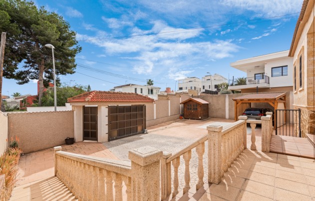 Resale - Villa - Los Balcones