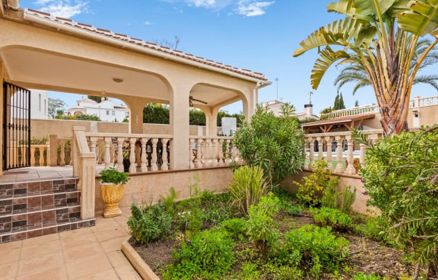 Resale - Villa - Los Balcones
