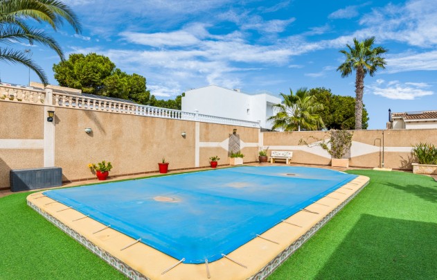 Resale - Villa - Los Balcones