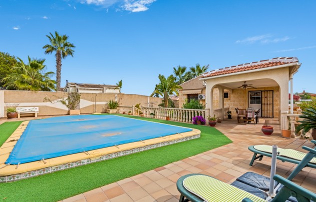 Resale - Villa - Los Balcones