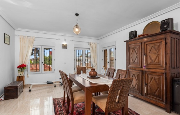 Resale - Villa - Los Balcones