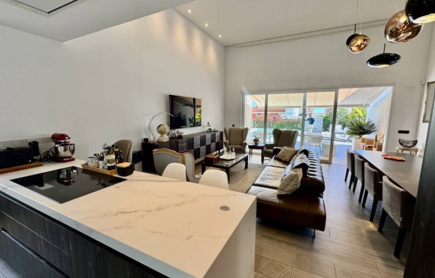 Resale - Villa - La Finca Golf - Algorfa