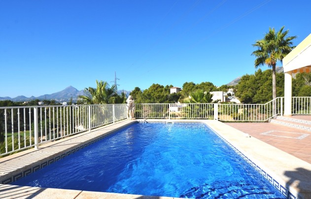 Resale - Villa - Altea