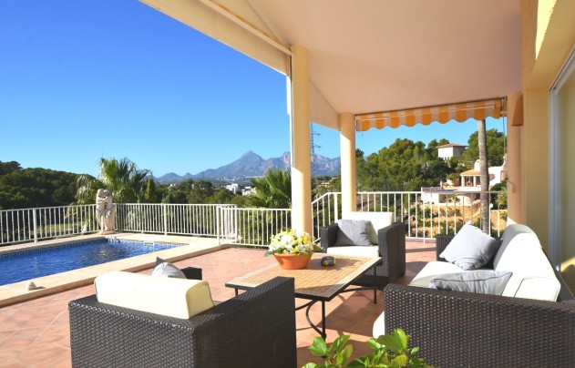 Resale - Villa - Altea
