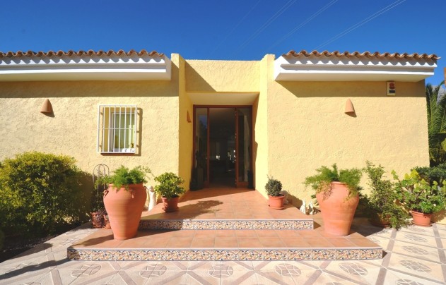 Resale - Villa - Altea
