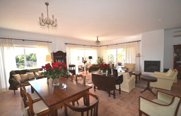 Resale - Villa - Altea