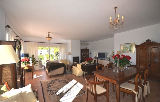 Resale - Villa - Altea