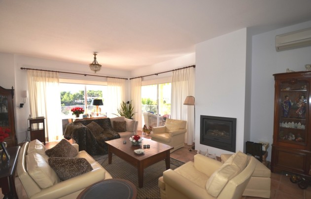 Resale - Villa - Altea